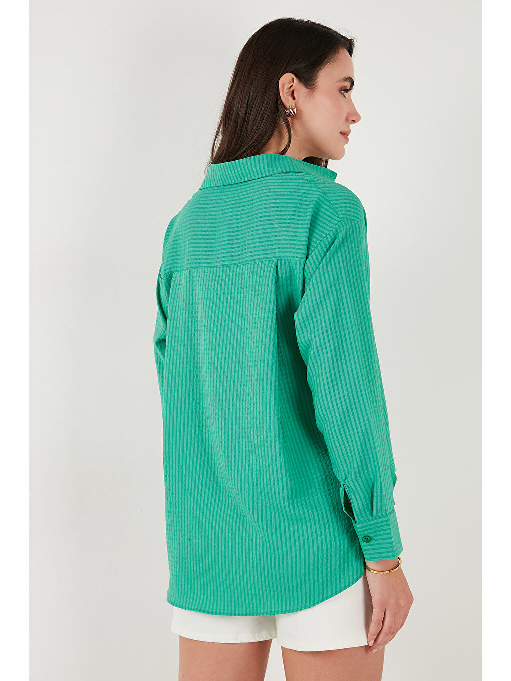 Yeşil Regular Fit Güpürlü Cep Detaylı Uzun Kollu Gömlek 6773215-6