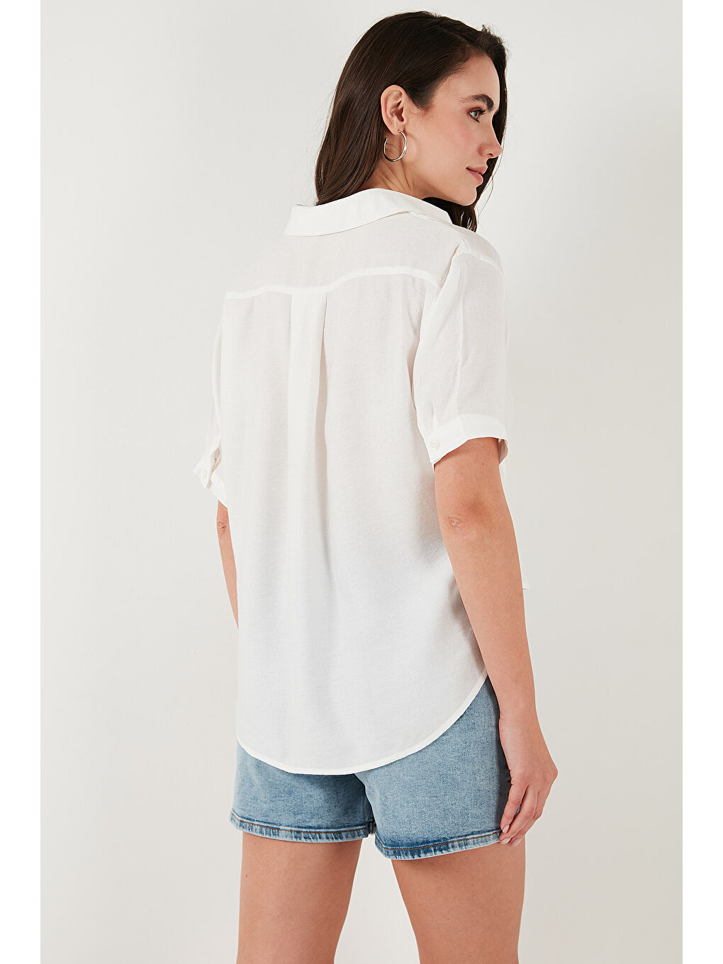 Beyaz Regular Fit Göğüs Cepli Kısa Kollu Kadın Gömlek 6779324-6
