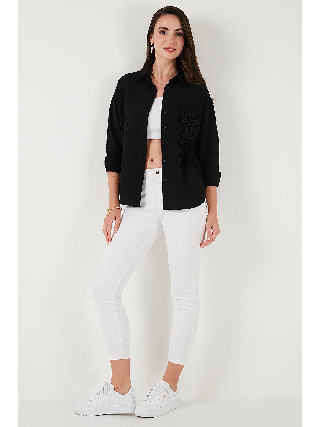 Siyah Regular Fit Güpürlü Cep Detaylı Uzun Kollu Gömlek 6773215-3