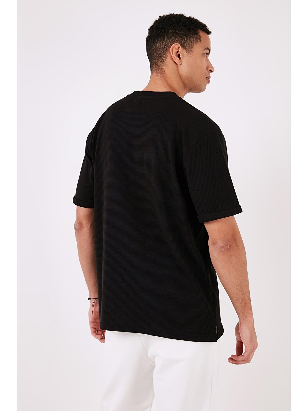 Buratti Siyah Pamuklu Bisiklet Yaka Regular Fit Basic T Shirt 5902731 - 4