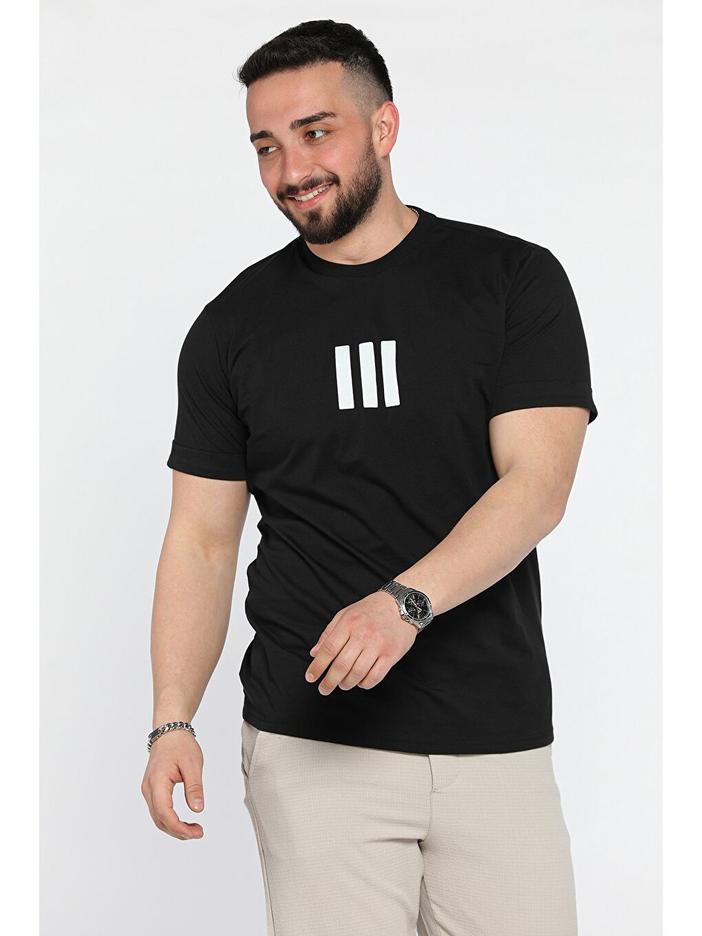 Siyah Kol Katlamalı Baskılı Erkek Tişört-1