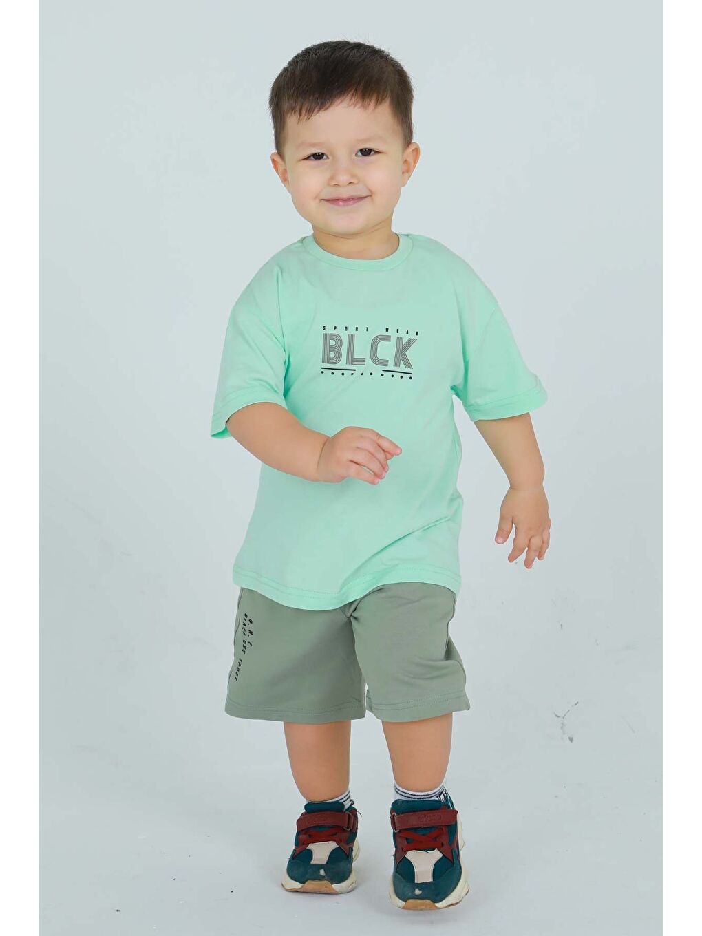 Yeşil Bisiklet Yaka Şortlu Erkek Çocuk Eşofman Takımı