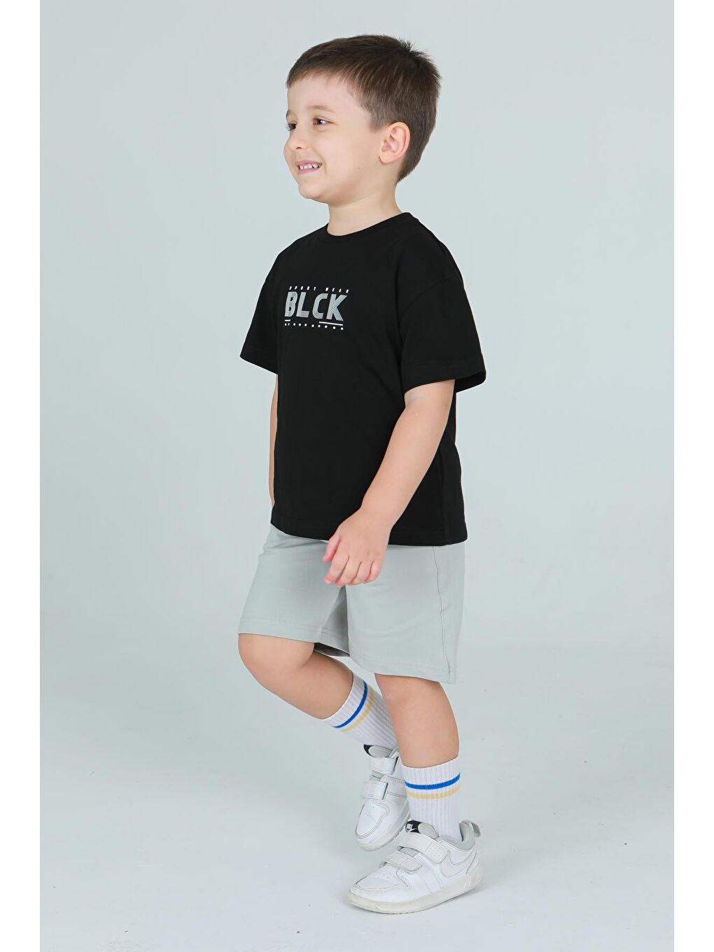 Siyah Bisiklet Yaka Şortlu Erkek Çocuk Eşofman Takımı-3