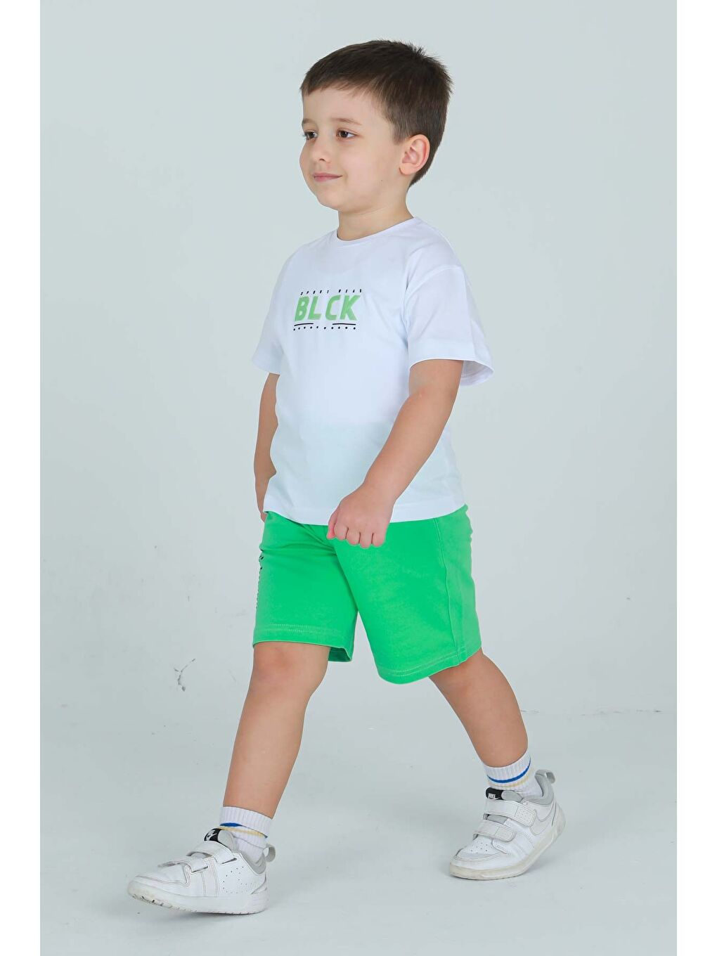 Beyaz Bisiklet Yaka Şortlu Erkek Çocuk Eşofman Takımı-1