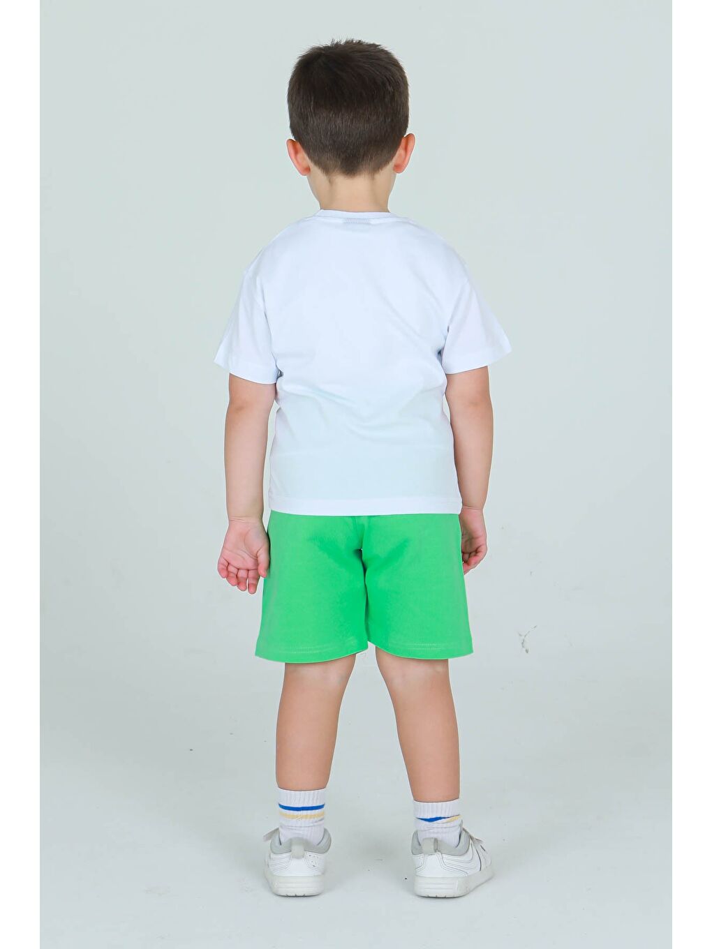 Beyaz Bisiklet Yaka Şortlu Erkek Çocuk Eşofman Takımı-4