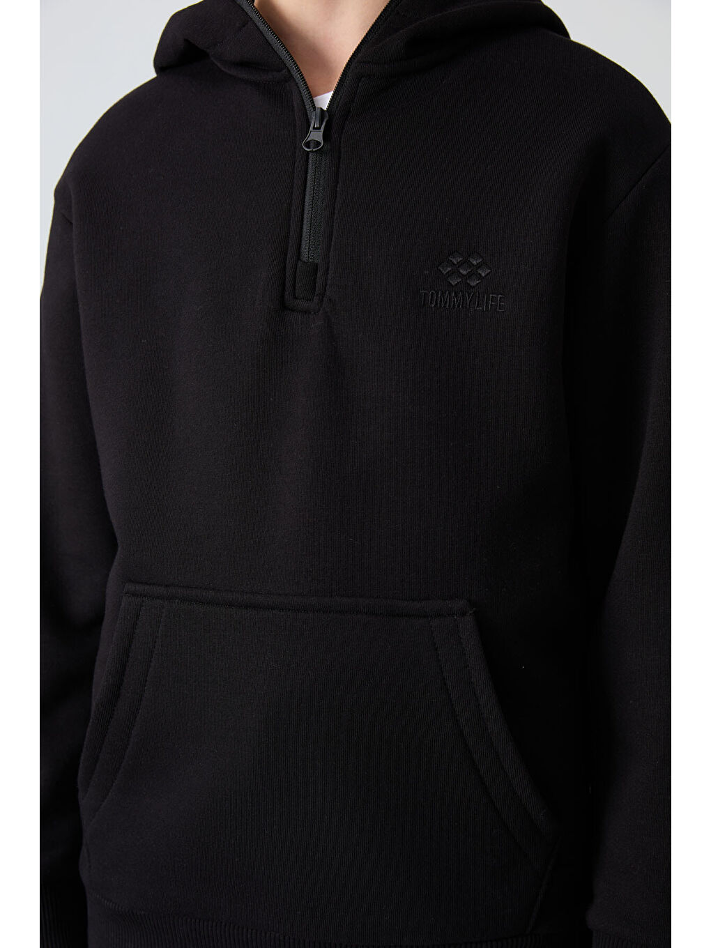 Siyah Pamuklu Kalın İçi Tüylü Yumuşak Dokulu Standart Fit Nakışlı Erkek Çocuk Sweatshirt - 11244-2