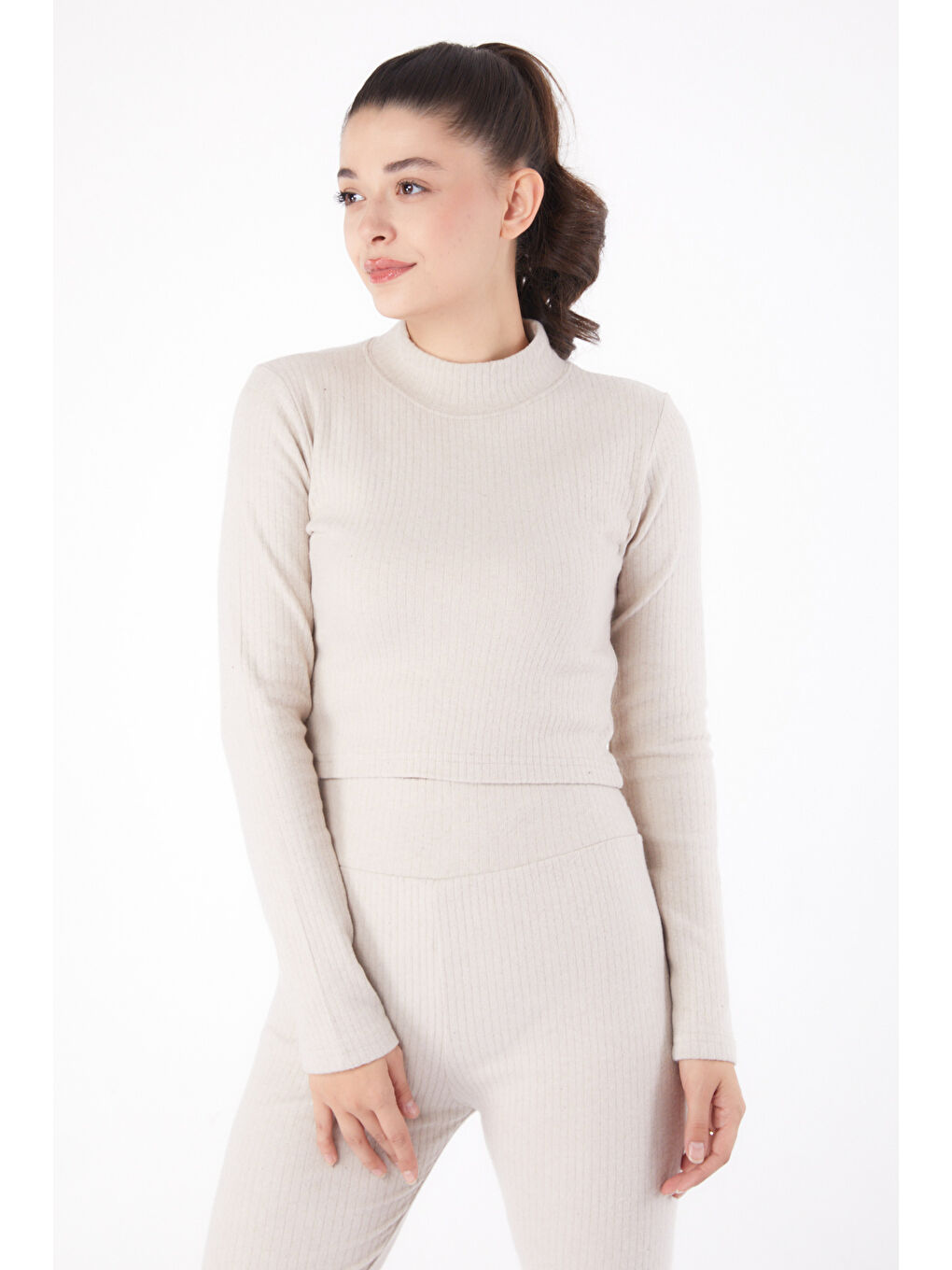 Yarım Balıkçı Yaka Kadın Bej Crop Takım - 26213-1