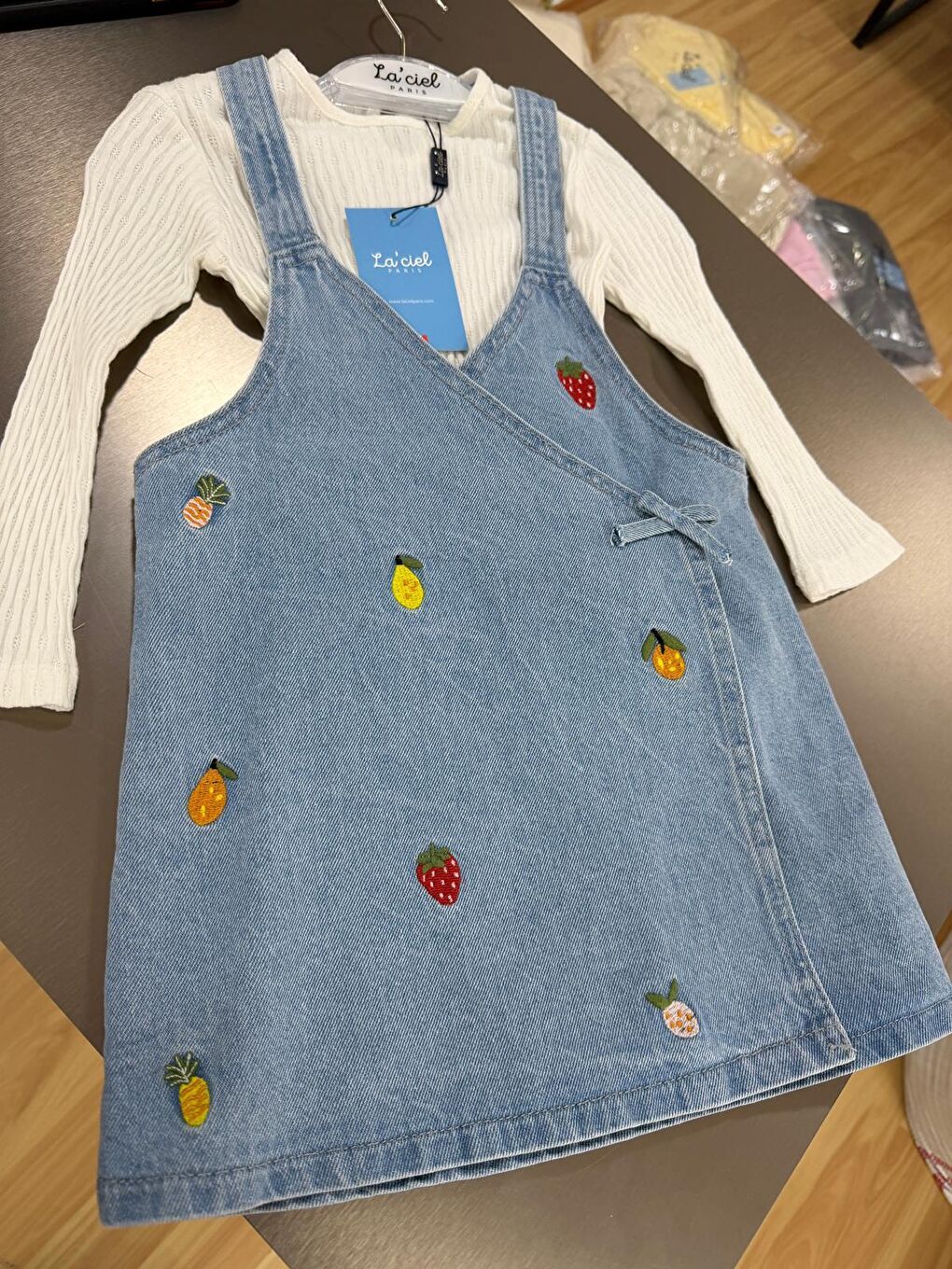 Kız Çocuk Pamuklu Mavi Meyve Nakışlı Salopet Elbise - Günlük Şıklık-3