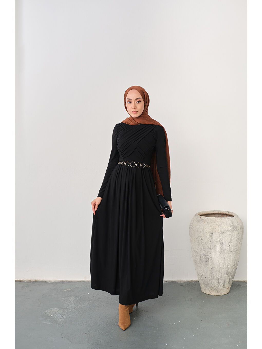 Kadın Gold Kemerli Pile Detay Elbise Siyah-1