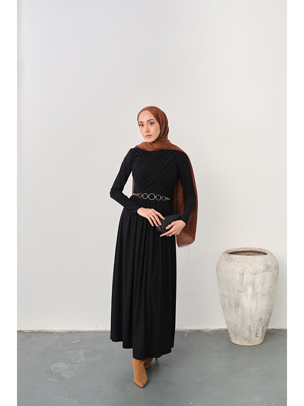 Kadın Gold Kemerli Pile Detay Elbise Siyah-4