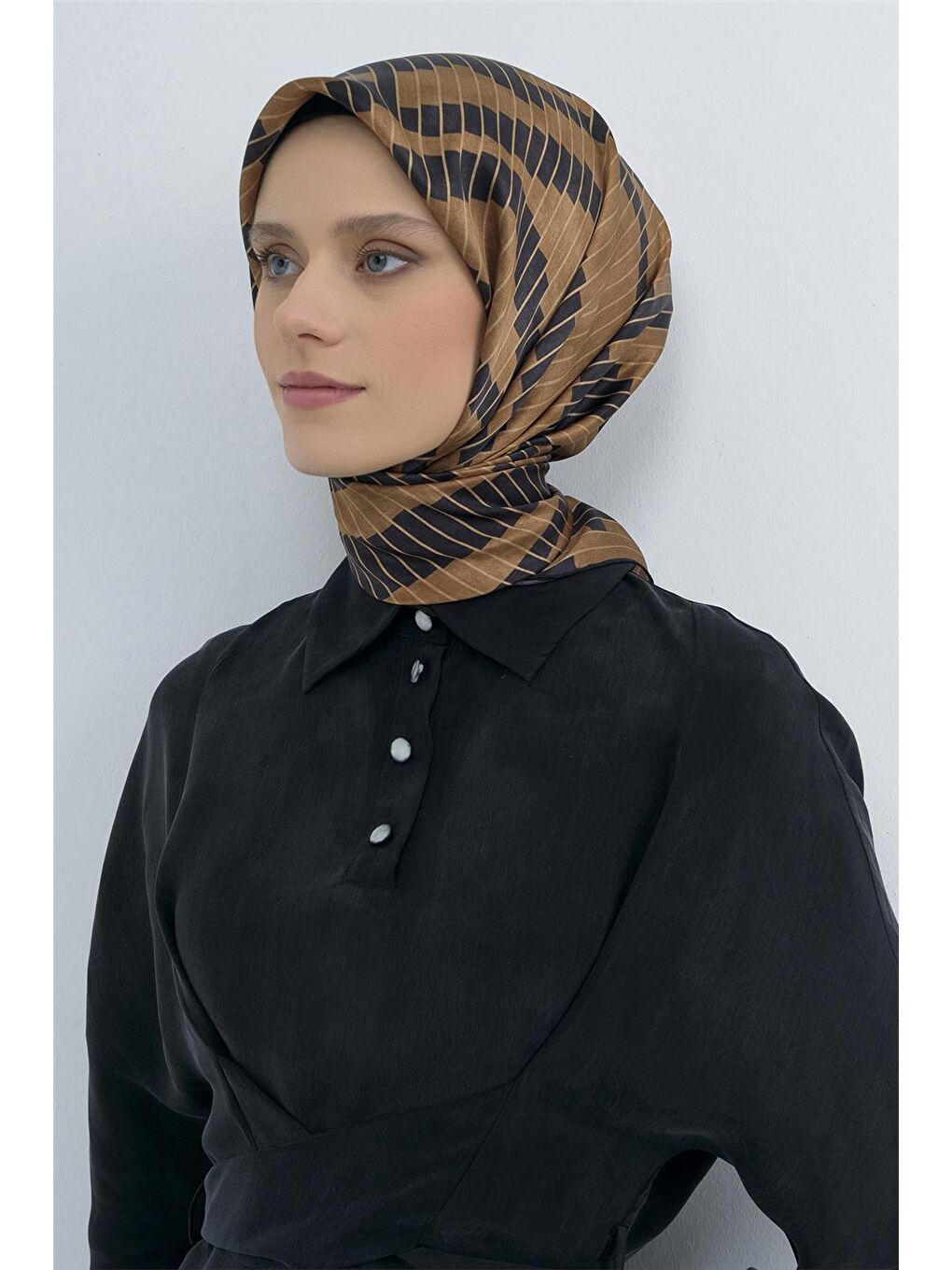 Kahverengi Saf İpek Sura Eşarp 9525D 82-1