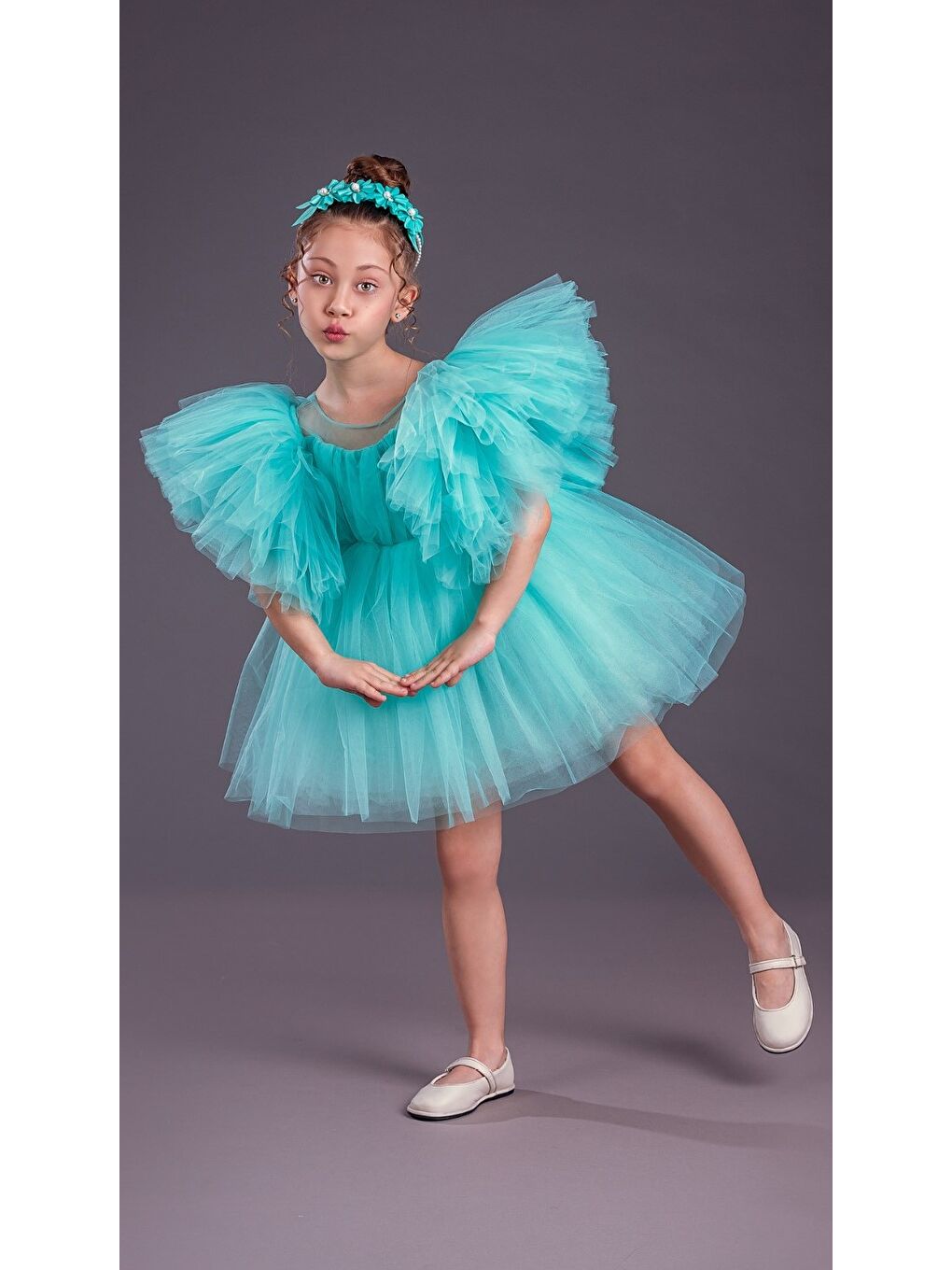 Yeşil Tütü Etekli Kabarık Kollu Komotini Taçlı Kız Çocuk Abiye Elbise MNK0582-8