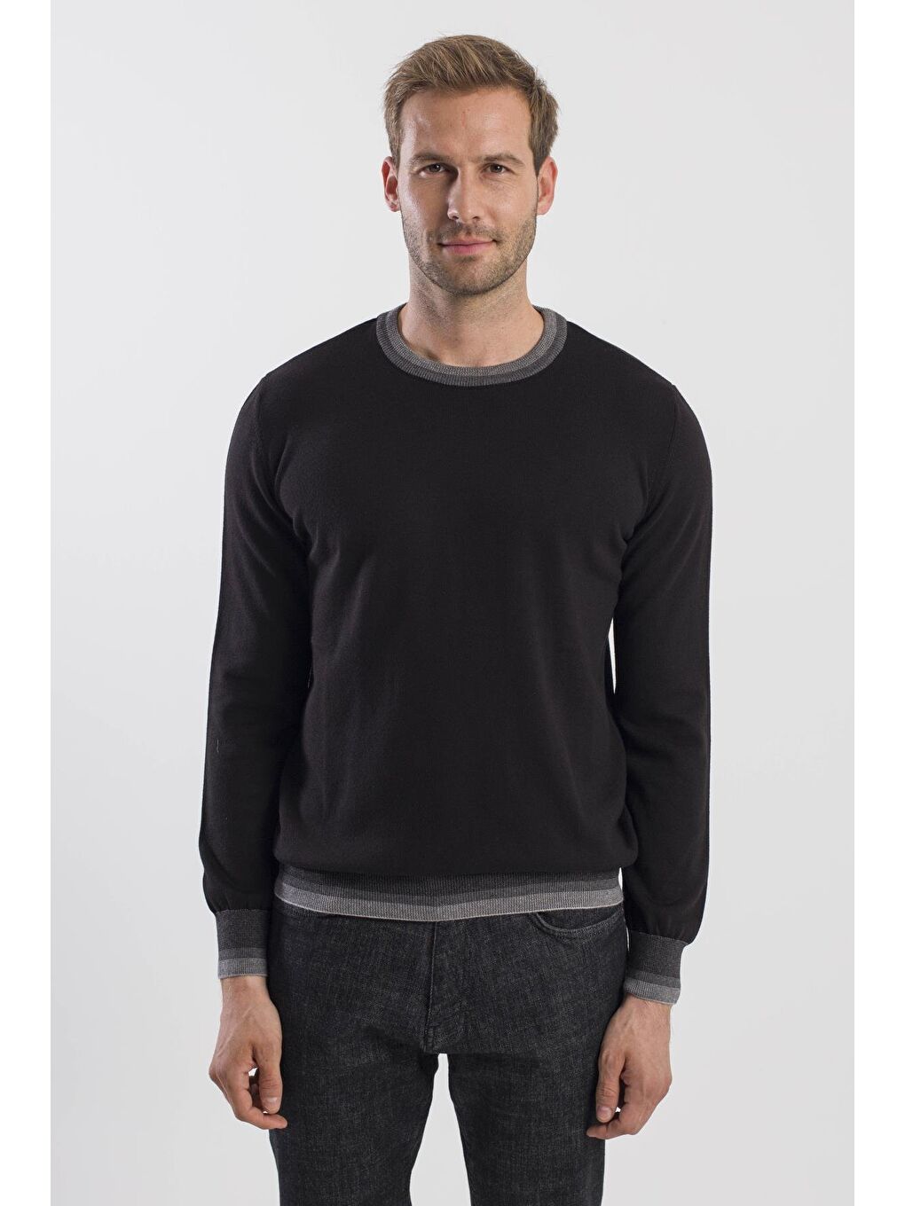 Siyah Slim Fit Bisiklet Yaka Triko Kazak