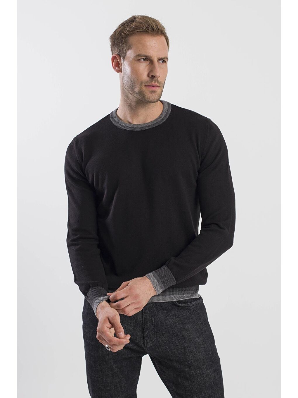 Siyah Slim Fit Bisiklet Yaka Triko Kazak-2