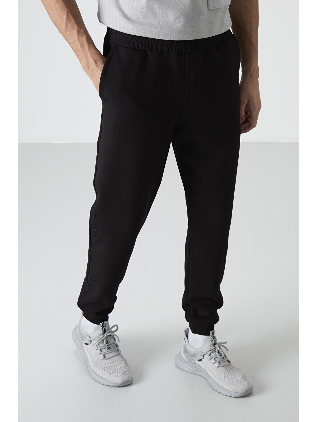 Siyah Bağcıklı Dar Paça  Erkek Jogger Eşofman Altı - 84999