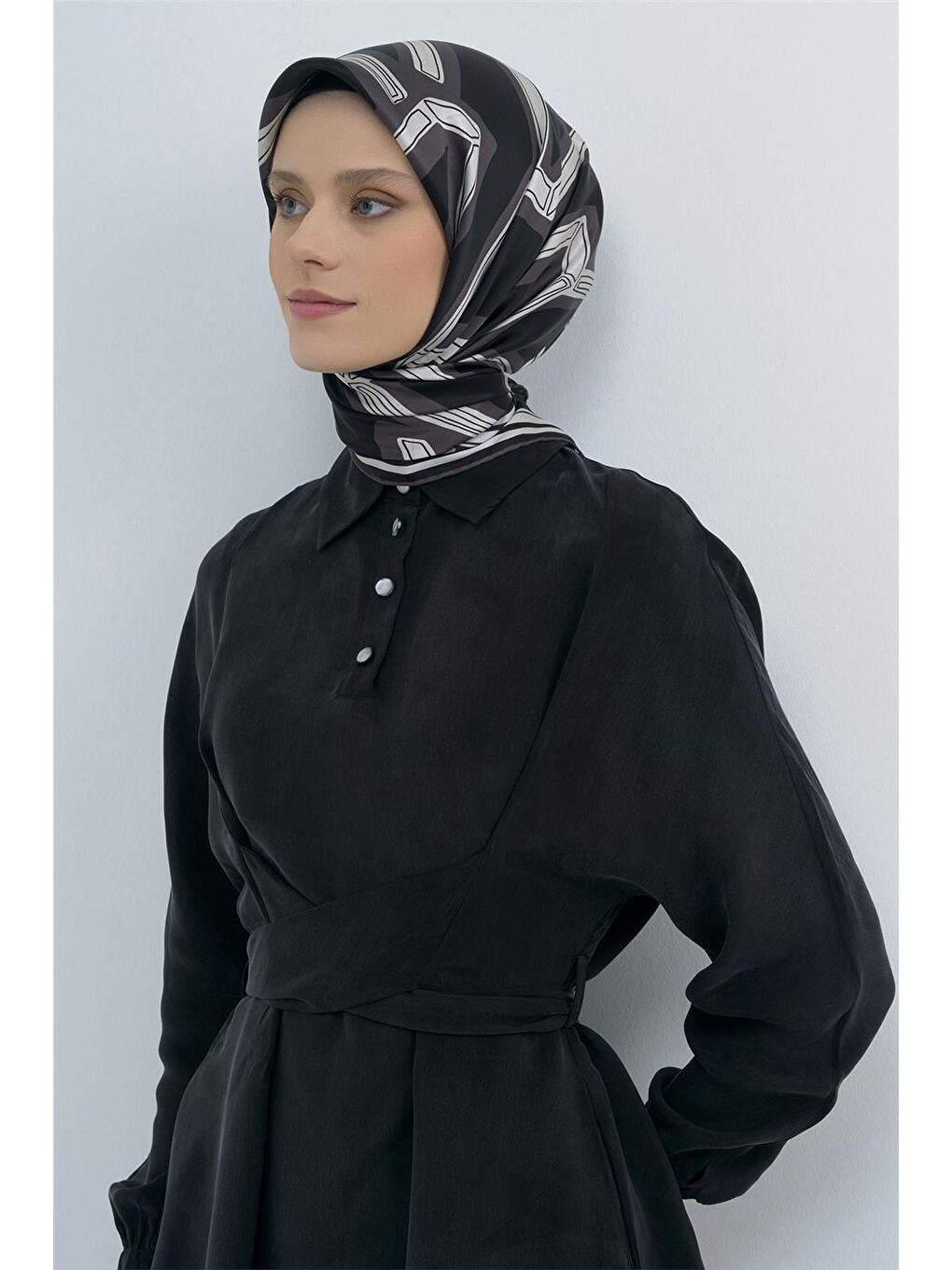 Siyah Saf İpek Sura Eşarp 9547D 80