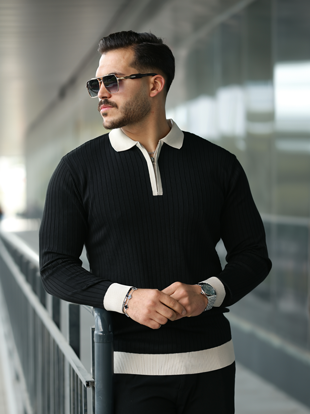 Siyah Erkek Kol ve Yaka Detaylı Uzun Kollu Triko Kazak