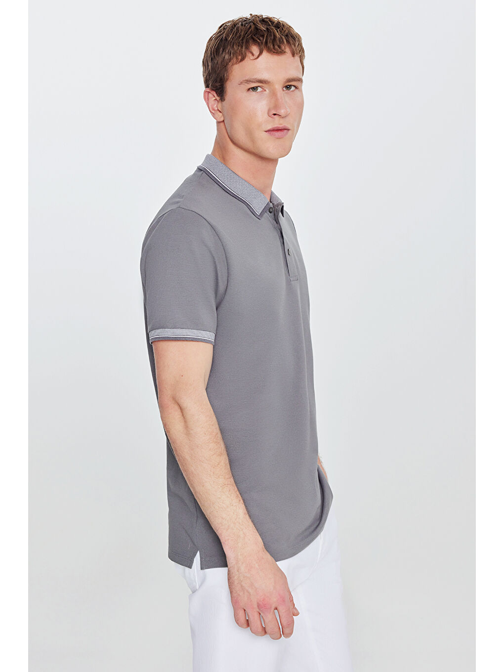 Gri Erkek Slim Fit Dar Kesim Kıvrılmaz Polo Yaka Kısa Kollu Tişört-3
