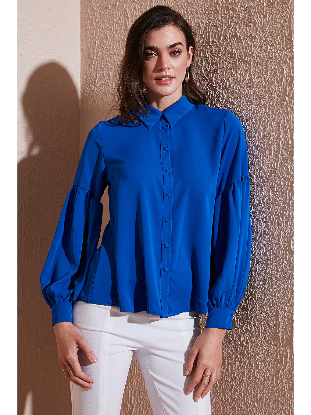 Mavi Regular Fit Dikiş Detaylı Düz Yaka Balon Kol Kadın Gömlek 611GO00003-1
