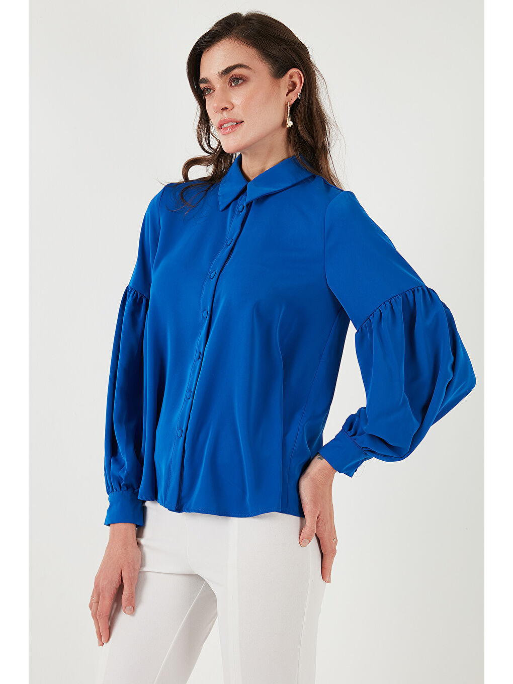 Mavi Regular Fit Dikiş Detaylı Düz Yaka Balon Kol Kadın Gömlek 611GO00003-3