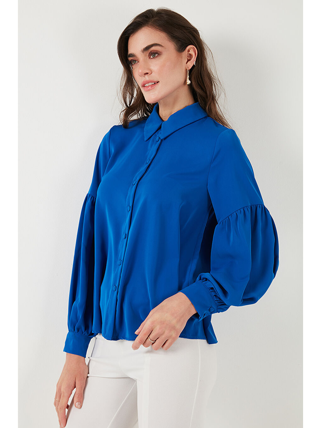 Mavi Regular Fit Dikiş Detaylı Düz Yaka Balon Kol Kadın Gömlek 611GO00003-5