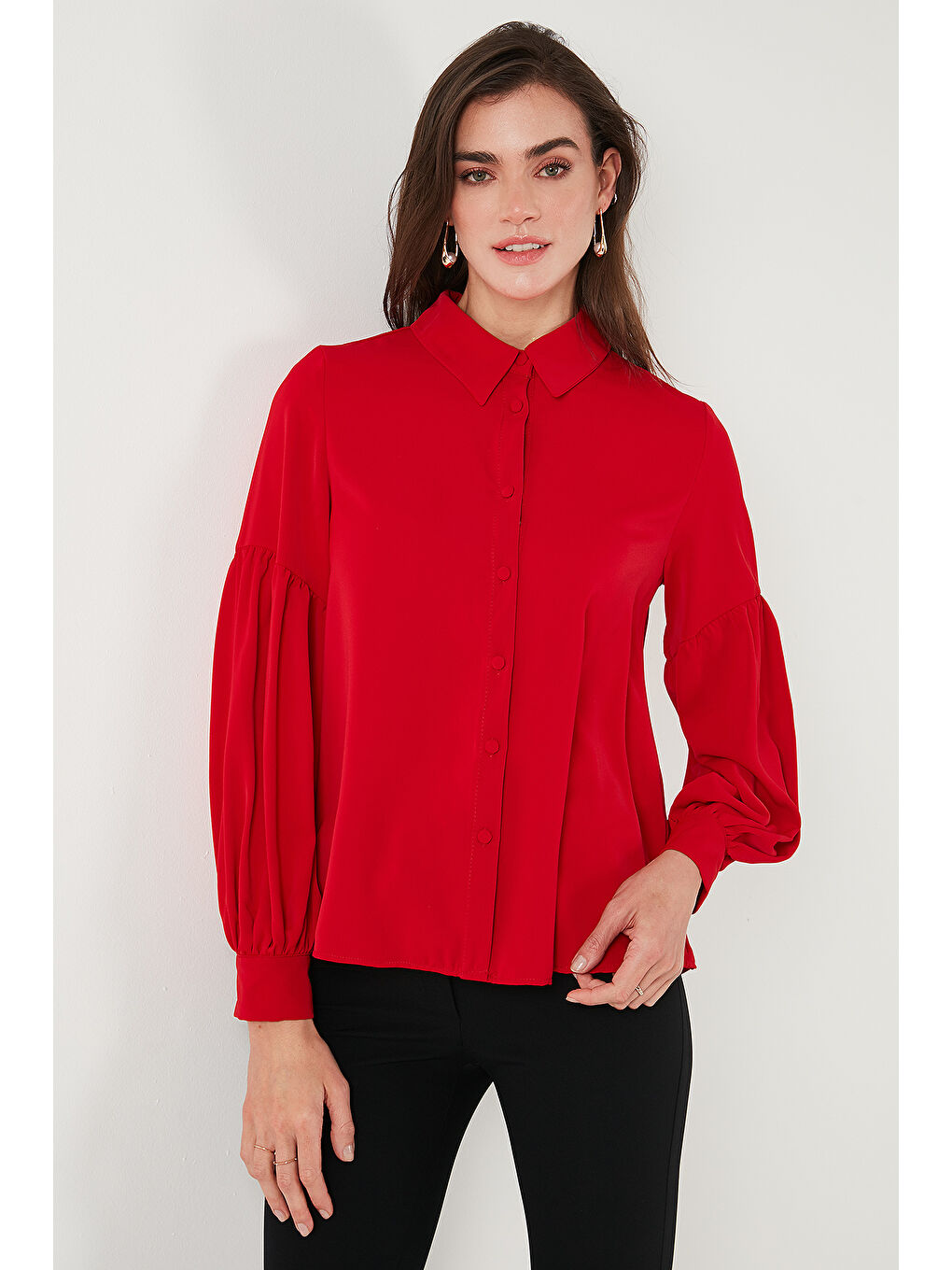 Kırmızı Regular Fit Dikiş Detaylı Düz Yaka Balon Kol Kadın Gömlek 611GO00003-5