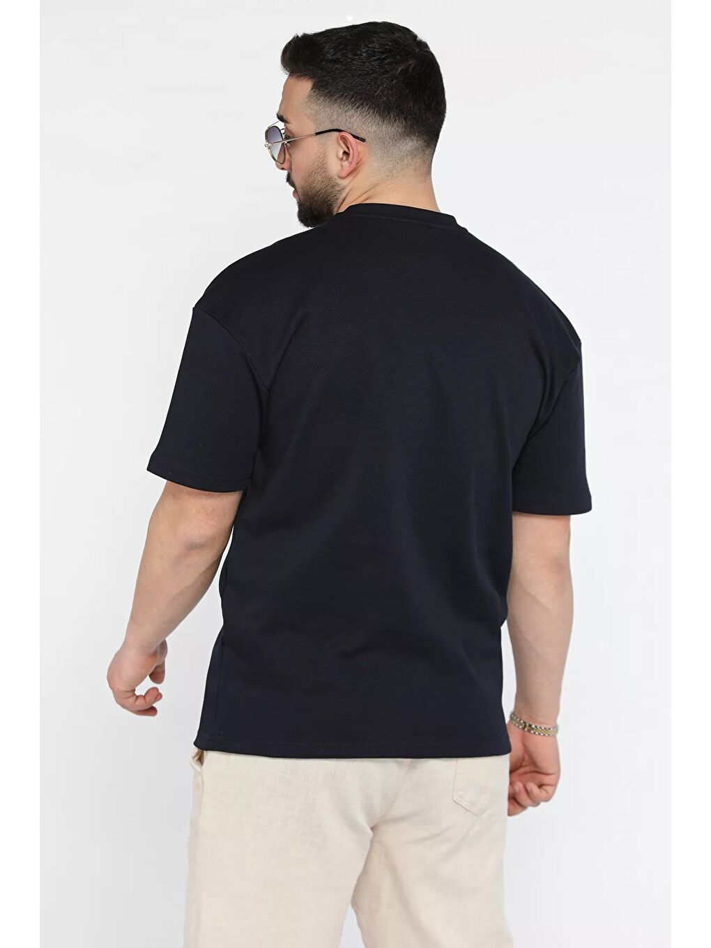 Lacivert Bisiklet Yaka Nakışlı Erkek Tişört-2