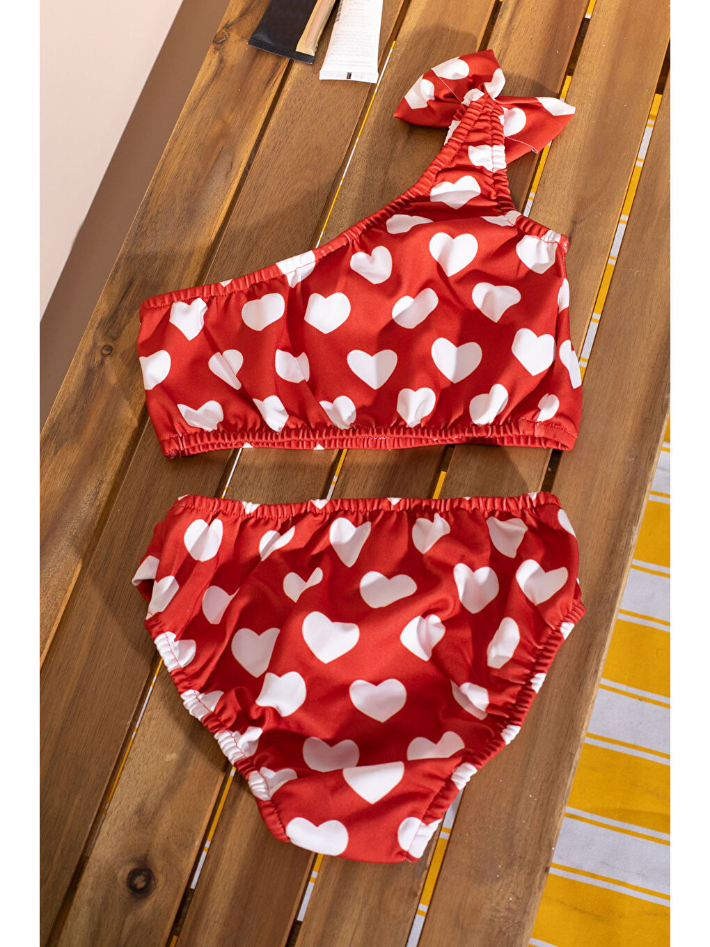 Kırmızı Kalp Desenli Kemer Detaylı Kız Çocuk Mayo Takımı 21070-3