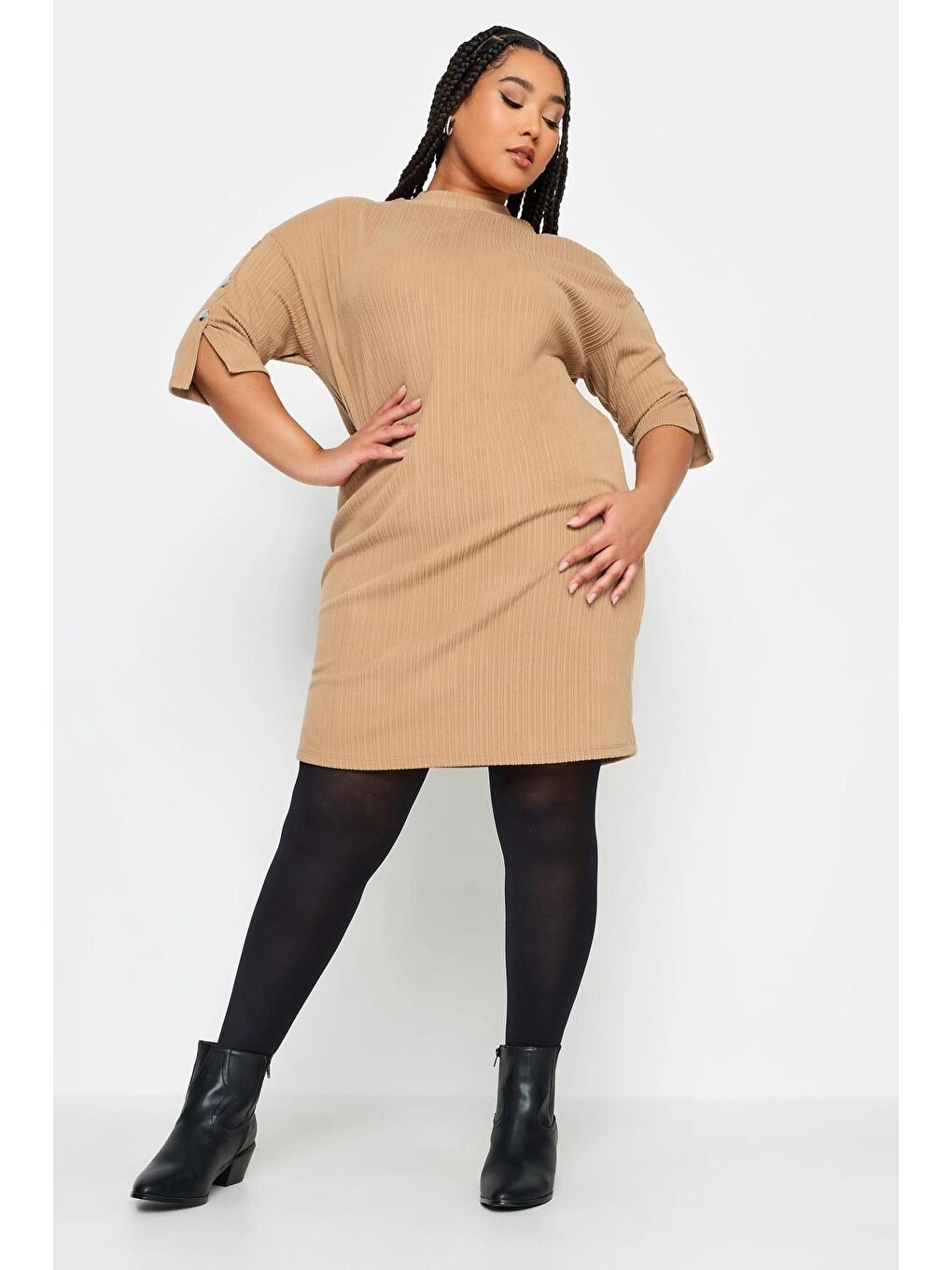 Bej Büyük Beden Bisiklet Yaka Düğme Detaylı Yarım Kollu Mini Elbise 302783-3