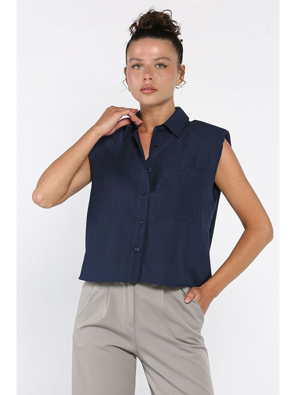 Lacivert Vatkalı Sıfır Kol Kadın Gömlek-1