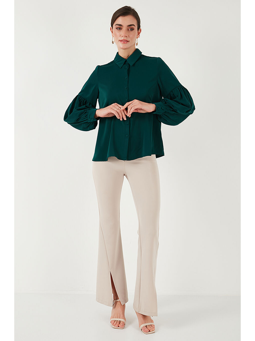 Yeşil Regular Fit Dikiş Detaylı Düz Yaka Balon Kol Kadın Gömlek 611GO00003-2