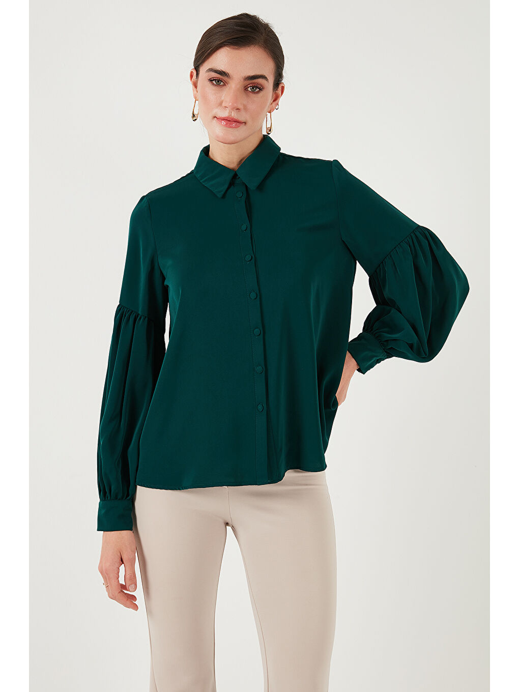 Yeşil Regular Fit Dikiş Detaylı Düz Yaka Balon Kol Kadın Gömlek 611GO00003-3