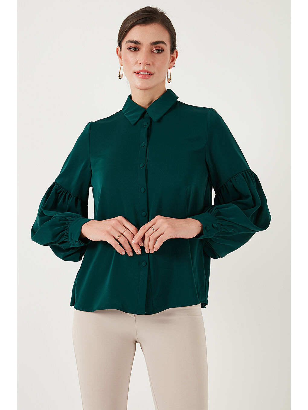Yeşil Regular Fit Dikiş Detaylı Düz Yaka Balon Kol Kadın Gömlek 611GO00003-4
