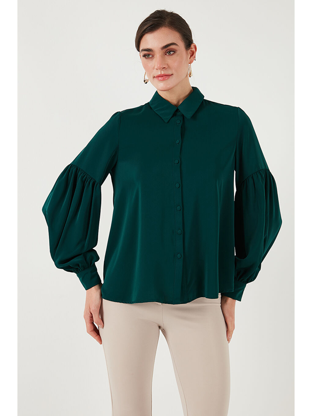Yeşil Regular Fit Dikiş Detaylı Düz Yaka Balon Kol Kadın Gömlek 611GO00003-5