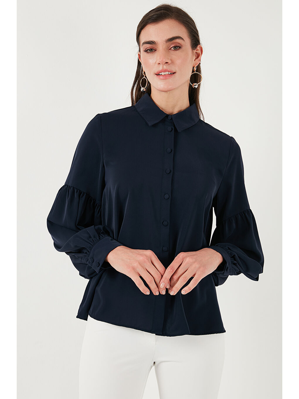 Lacivert Regular Fit Dikiş Detaylı Düz Yaka Balon Kol Kadın Gömlek 611GO00003-3