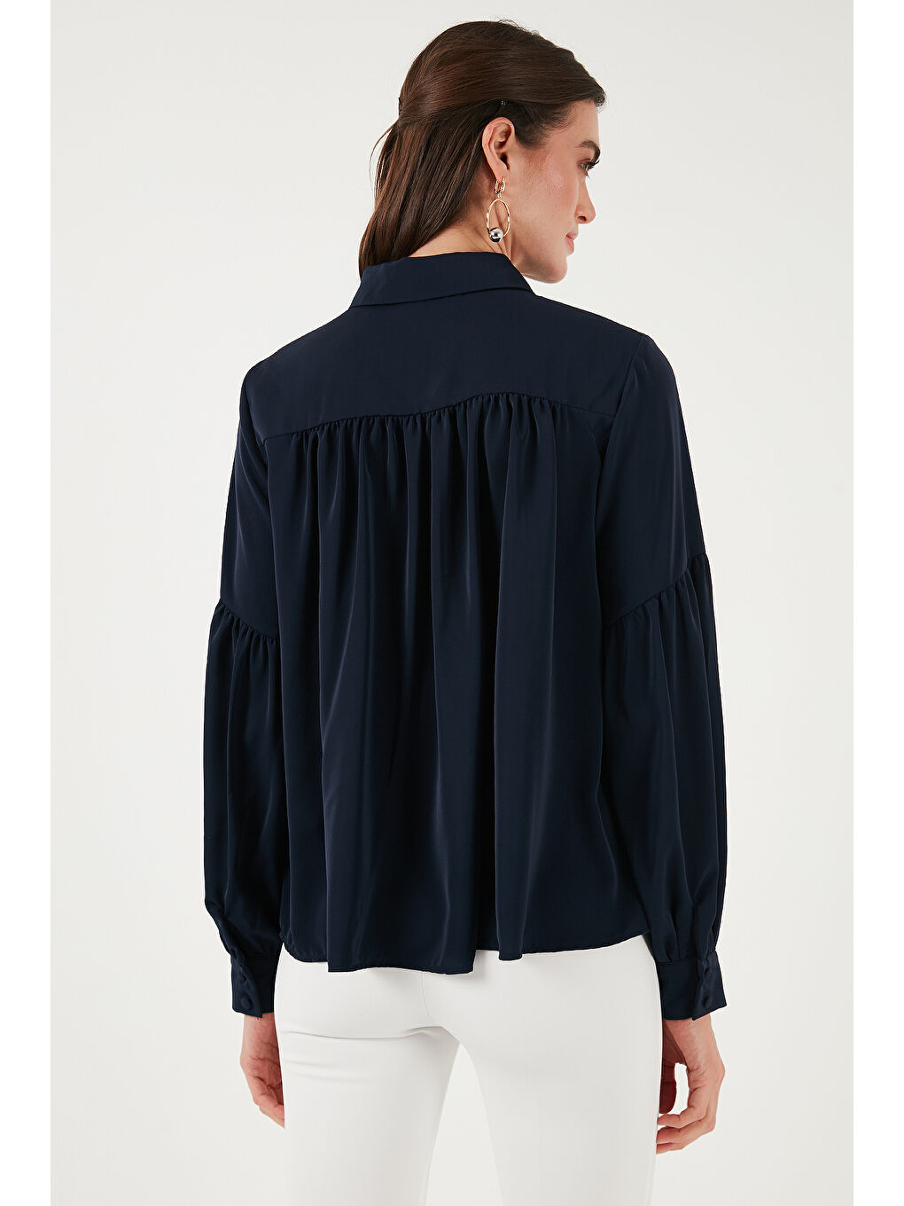 Lacivert Regular Fit Dikiş Detaylı Düz Yaka Balon Kol Kadın Gömlek 611GO00003-5