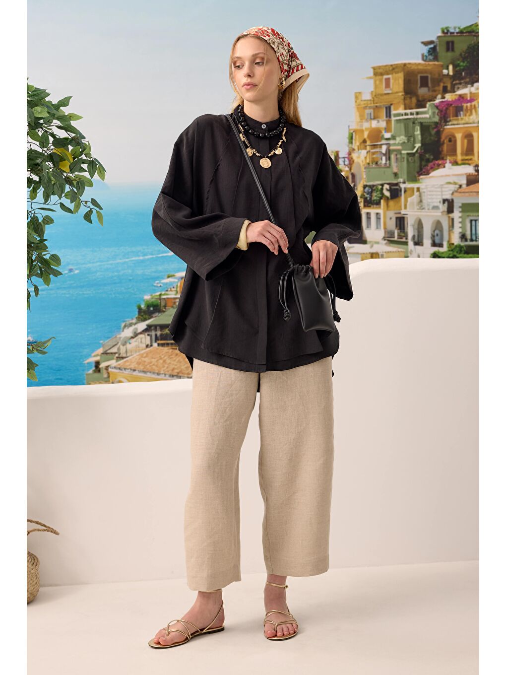 Pile Detaylı Gömlek Siyah