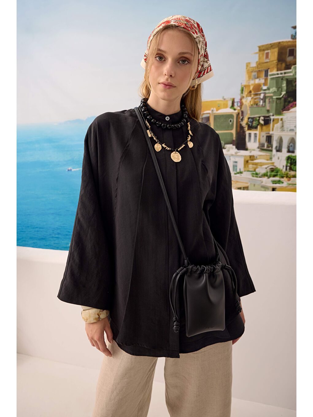 Pile Detaylı Gömlek Siyah-1