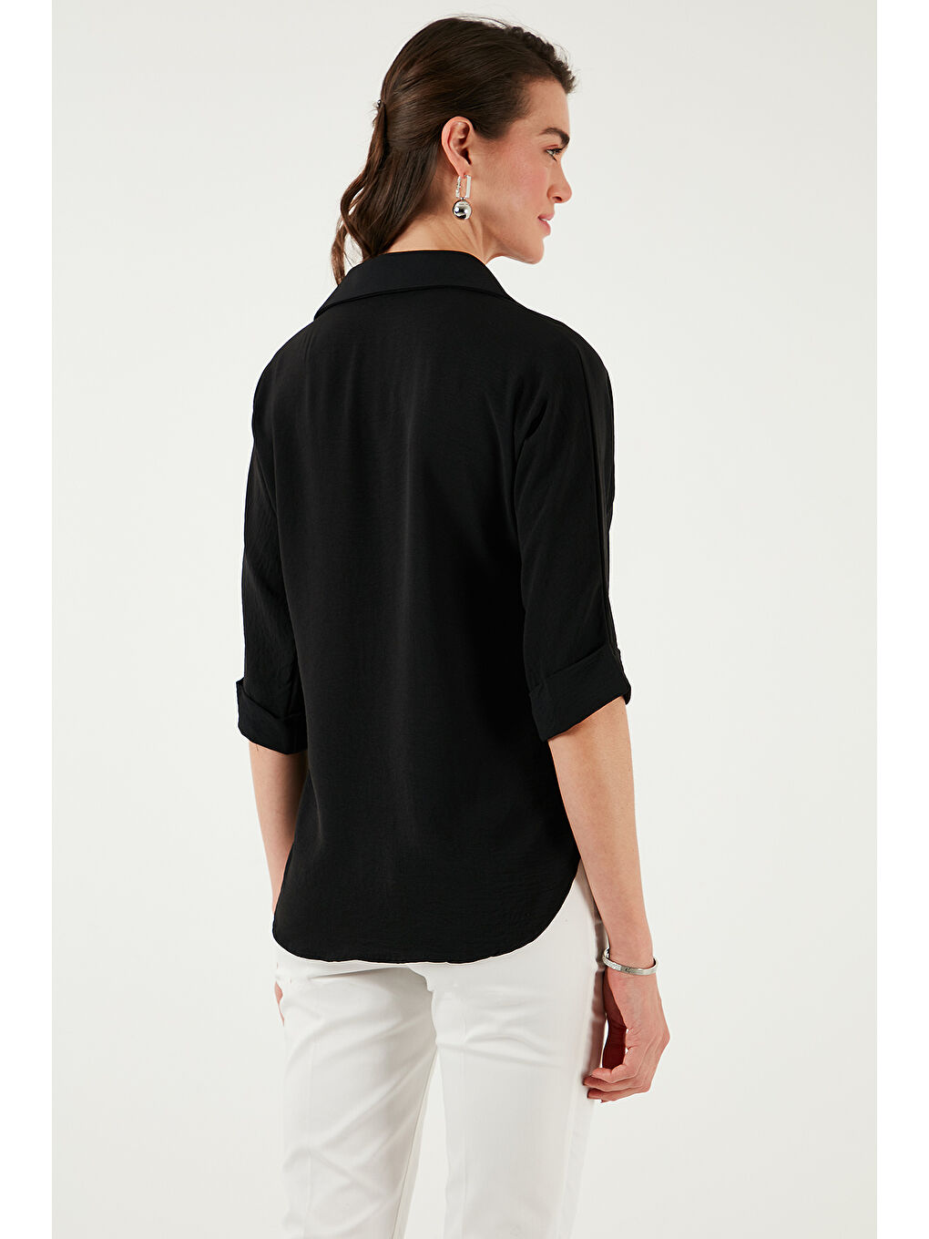 Siyah Oversize Fit Önü Kısa Arkası Uzun Truvakar Kol Kadın Gömlek 5866116-6