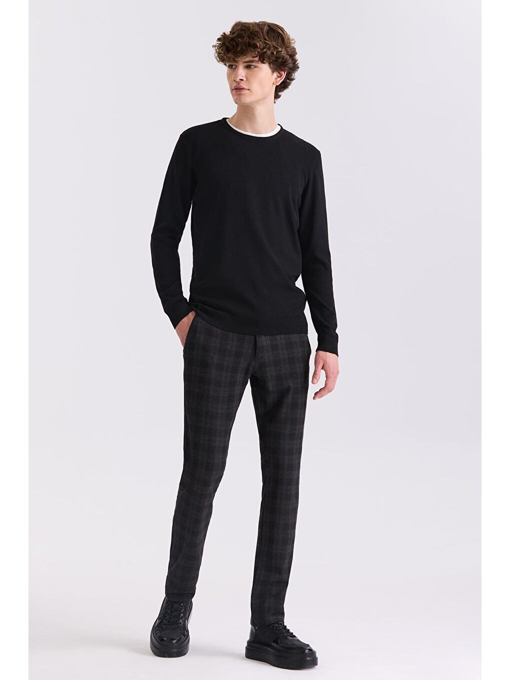 Siyah Slim Fit Bisiklet Yaka Desenli Triko Kazak-1