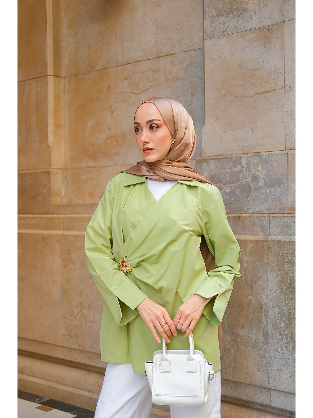 Kadın Broş Detay Poplin Gömlek Fıstık Yeşil-1