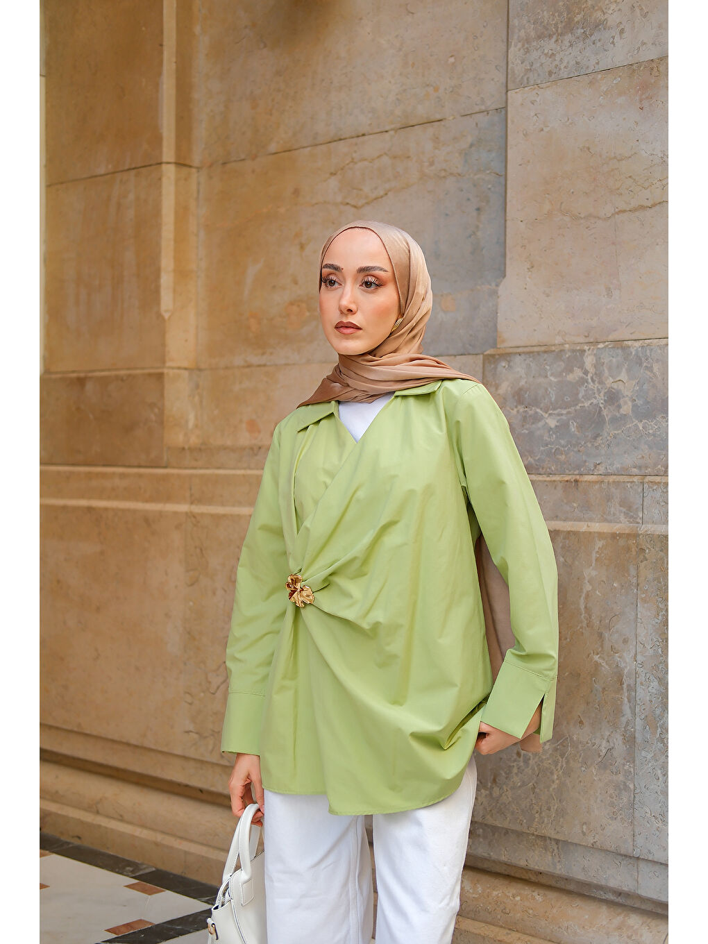 Kadın Broş Detay Poplin Gömlek Fıstık Yeşil-3