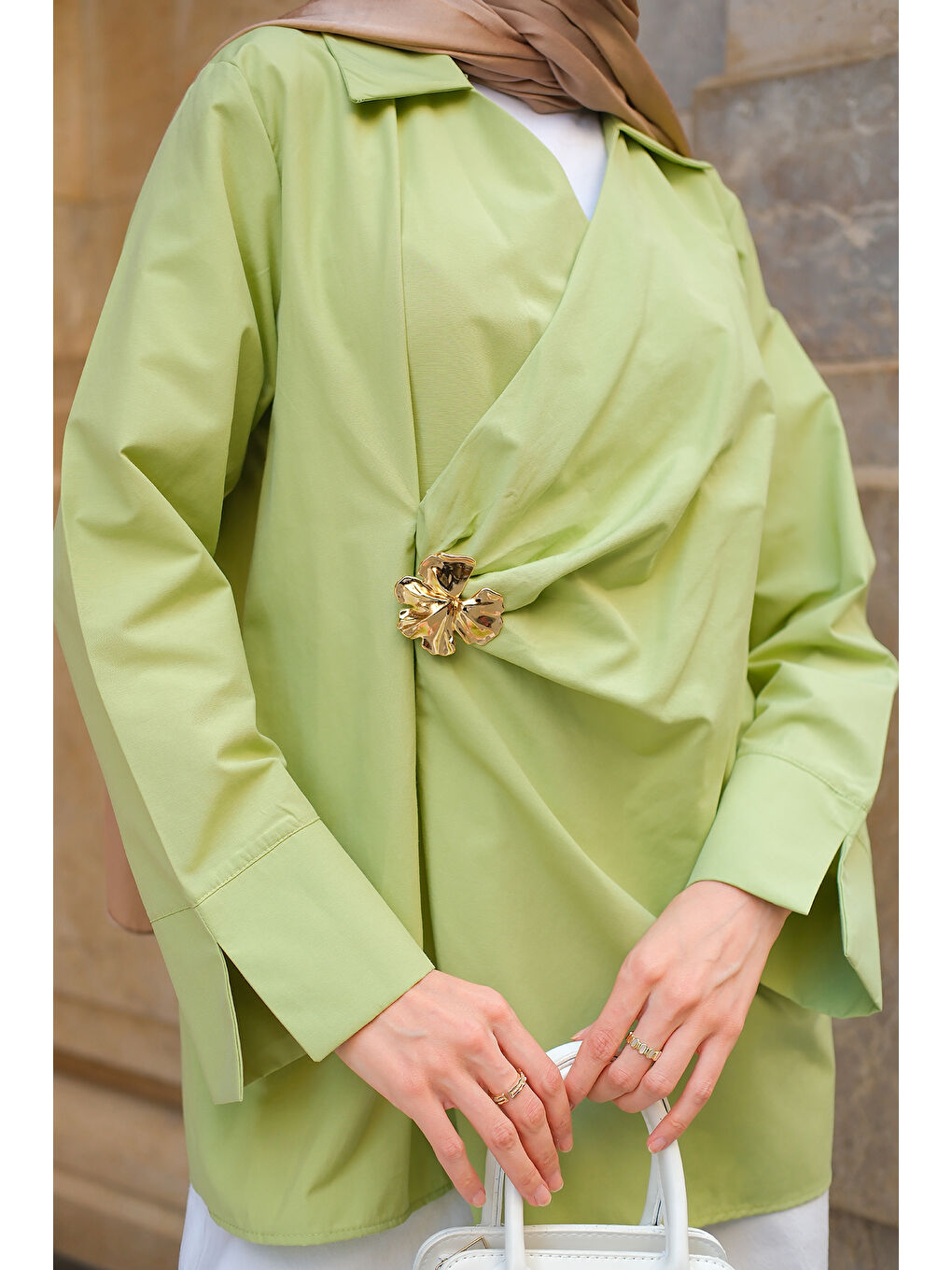 Kadın Broş Detay Poplin Gömlek Fıstık Yeşil-4