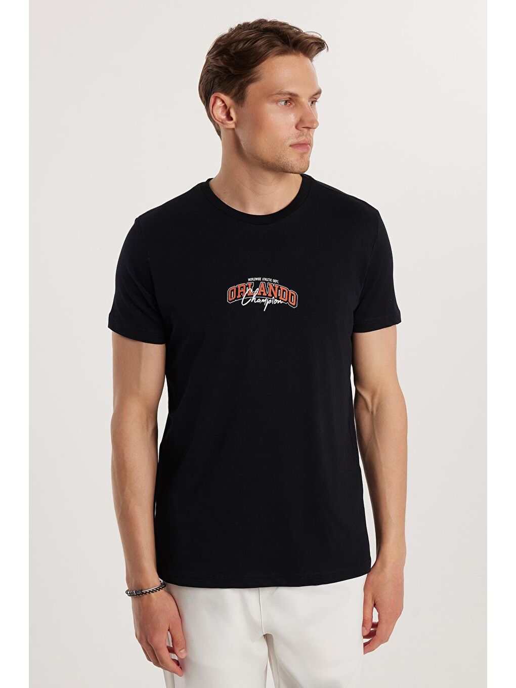 Erkek Slim Fit Dar Kesim %100 Pamuk Yumuşak Dokulu Baskılı Siyah Bisiklet Yaka Tişört-1