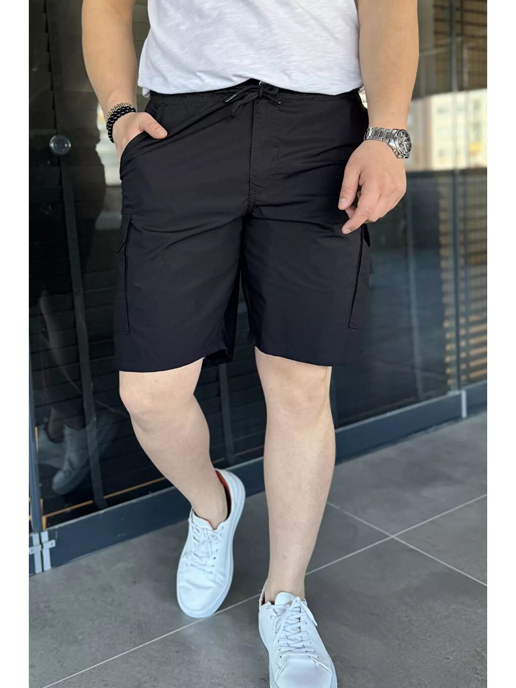 Siyah Kargo Cepli Bel Bağcıklı Erkek Şort
