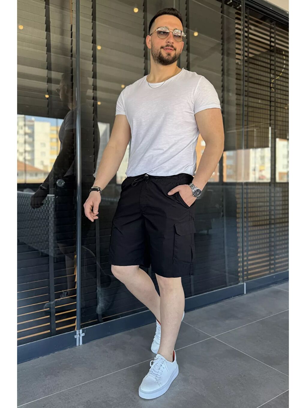 Siyah Kargo Cepli Bel Bağcıklı Erkek Şort-1