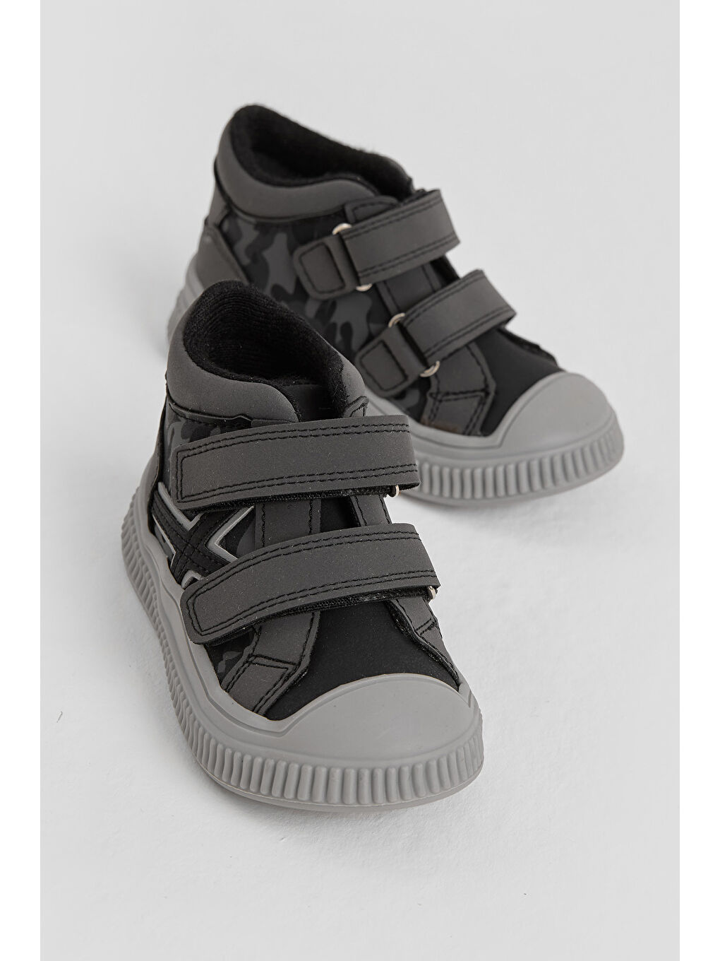 Gri Çocuk Unisex Füme Esnek Termo Taban Çift Cırtlı Şerit Desenli Spor Kısa Bot-2