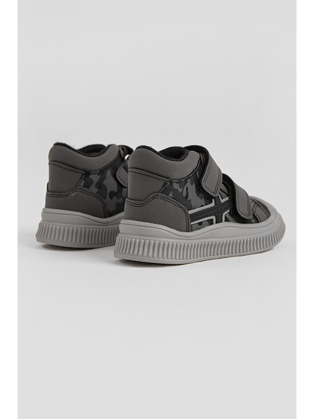 Gri Çocuk Unisex Füme Esnek Termo Taban Çift Cırtlı Şerit Desenli Spor Kısa Bot-3