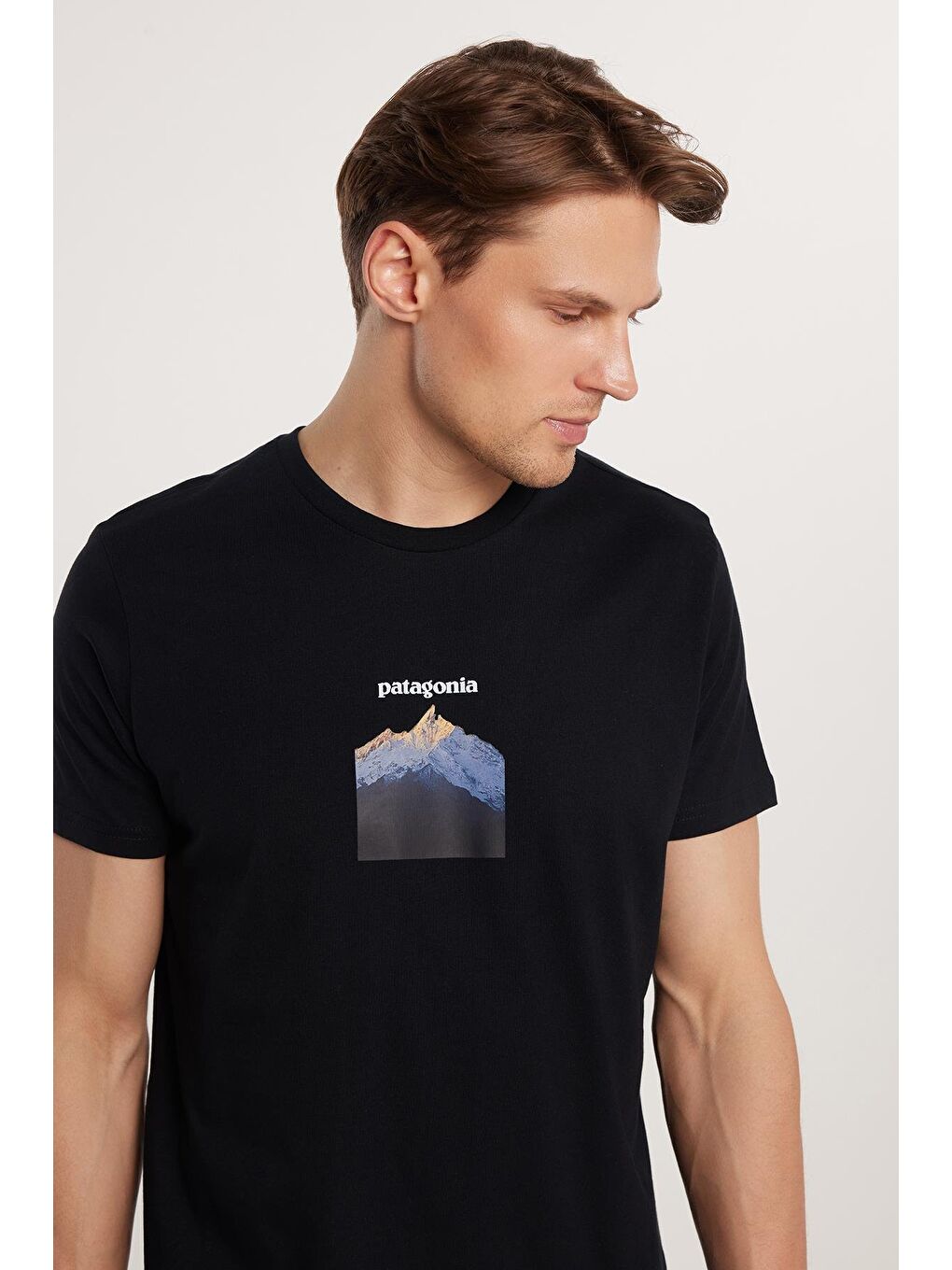 Erkek Slim Fit Dar Kesim %100 Pamuk Yumuşak Dokulu Baskılı Siyah Bisiklet Yaka Tişört-1