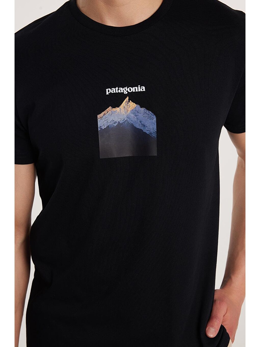 Erkek Slim Fit Dar Kesim %100 Pamuk Yumuşak Dokulu Baskılı Siyah Bisiklet Yaka Tişört-3